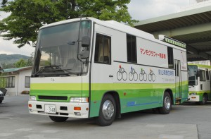 マンモグラフィー検診車